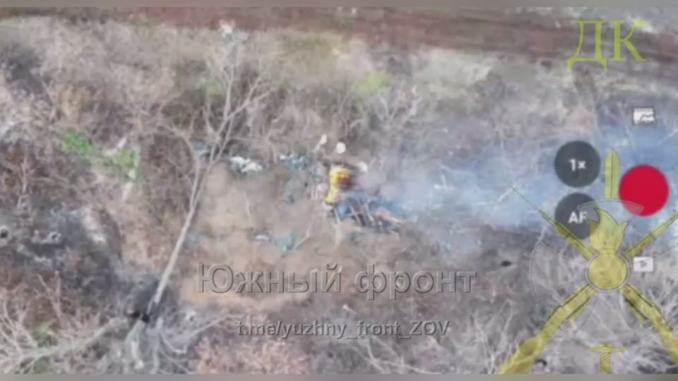 Молния бьёт точно в цель!. На Краматорско-Дружковском направлении воины Добровольческого корпуса "Южной" группировки точным попаданием дрона-камикадзе взорвали пункт управления БпЛА противника Подпишись на Южный...