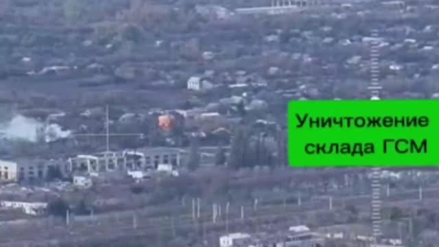 Артиллеристы и расчеты FPV-дронов уничтожили склад ГСМ и машину "Сенатор" ВСУ