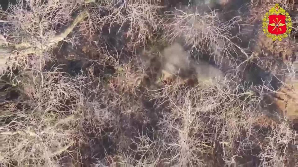 Минобороны России: 00:00 Расчеты FPV-дронов Добровольческого корпуса «Южной» группировки войск уничтожили комплекс радиоэлектронной разведки ВСУ «Azimuth» на Краматорско-Дружковском направлении