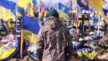 Дожди, паника и нехватка ресурсов: как Киев оправдывает своё неизбежное поражение