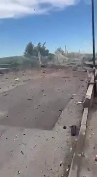 ФАБы приласкали мост в Краматорске